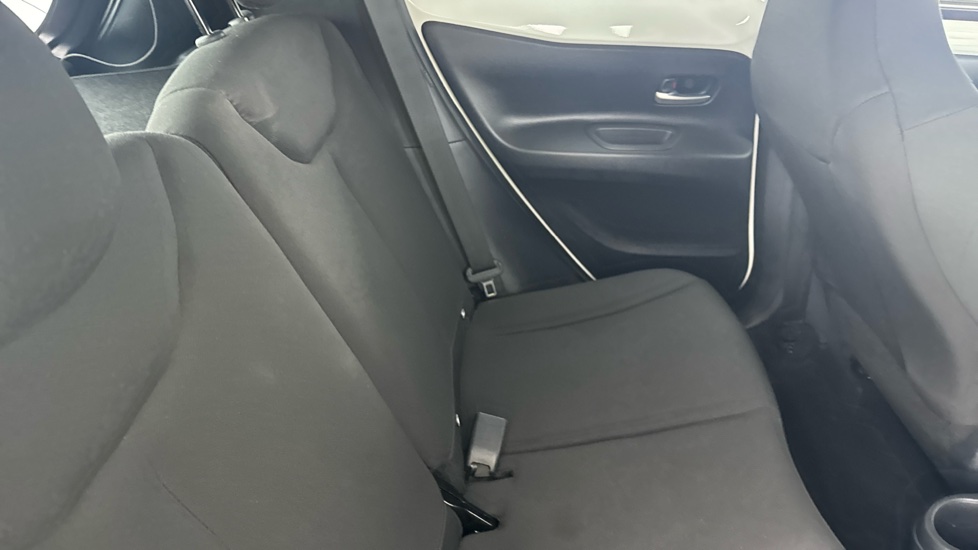 Toyota Aygo X 1.0 VVT-i Edge 5dr Petrol Hatchback - Image 8
