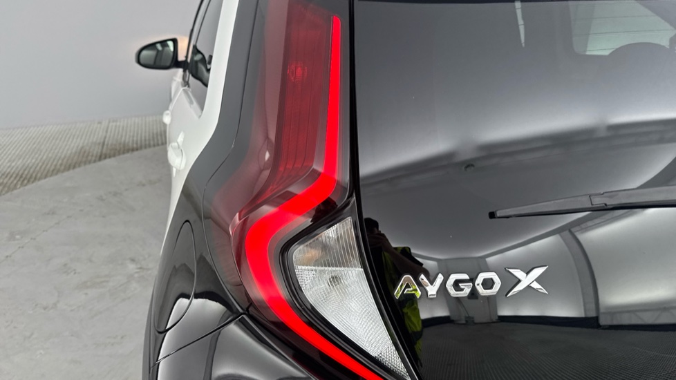 Toyota Aygo X 1.0 VVT-i Edge 5dr Petrol Hatchback - Image 21