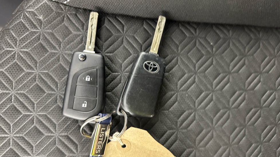 Toyota Aygo X 1.0 VVT-i Edge 5dr Petrol Hatchback - Image 28