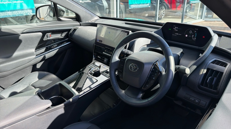 Toyota bZ4X 150kW Vision 71.4kWh 5dr Auto Electric Hatchback - Image 6