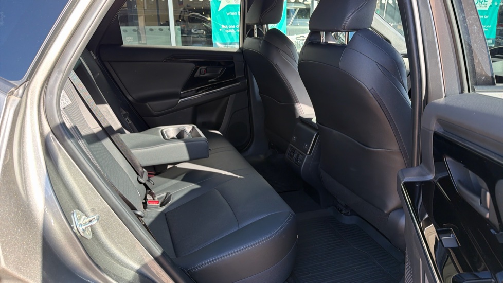 Toyota bZ4X 150kW Vision 71.4kWh 5dr Auto Electric Hatchback - Image 8
