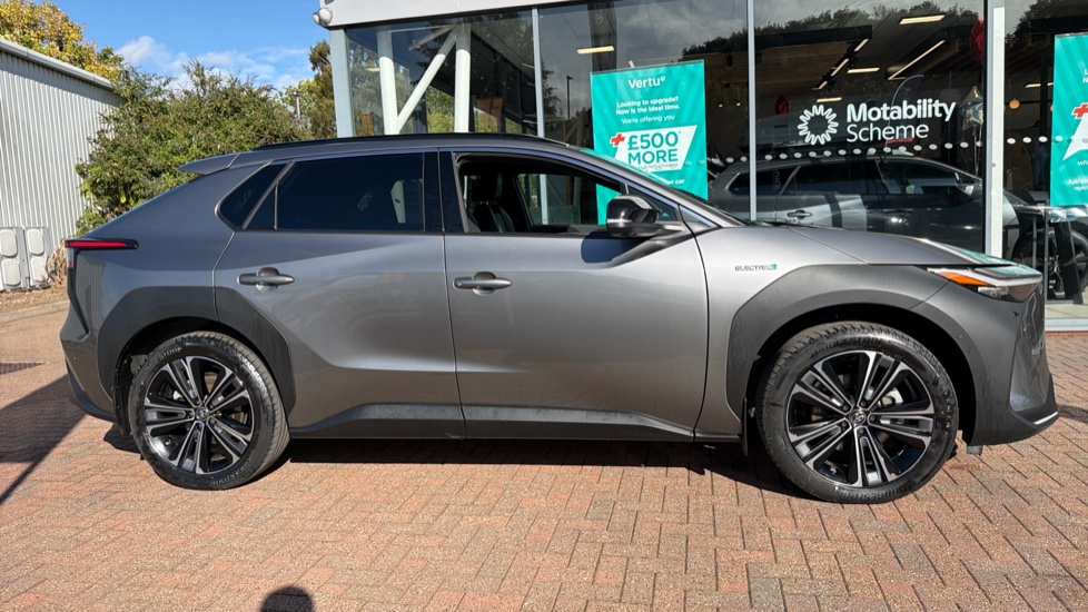 Toyota bZ4X 150kW Vision 71.4kWh 5dr Auto Electric Hatchback - Image 23
