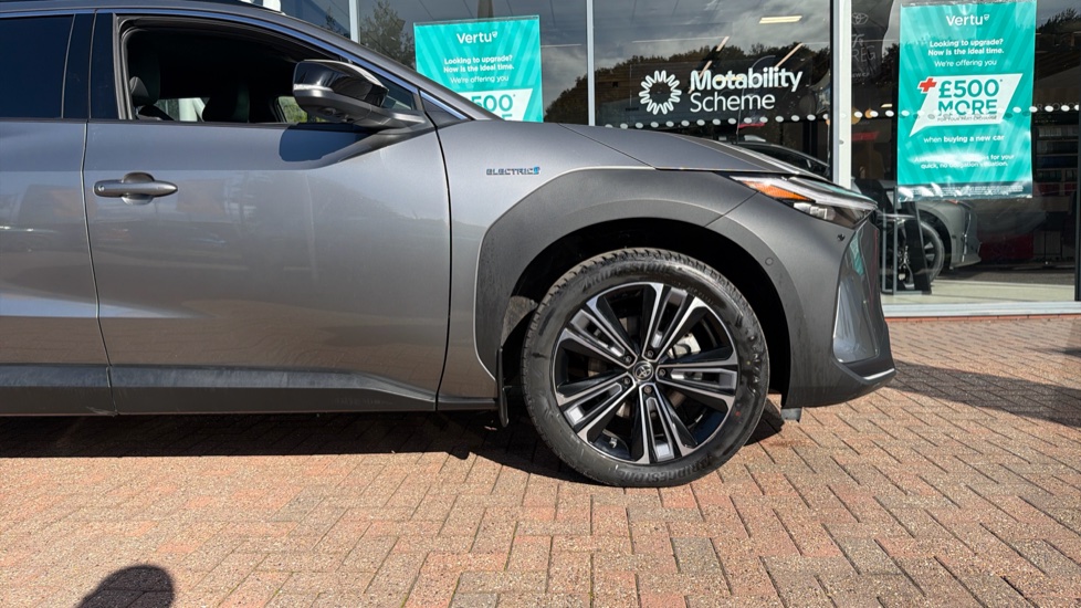 Toyota bZ4X 150kW Vision 71.4kWh 5dr Auto Electric Hatchback - Image 25