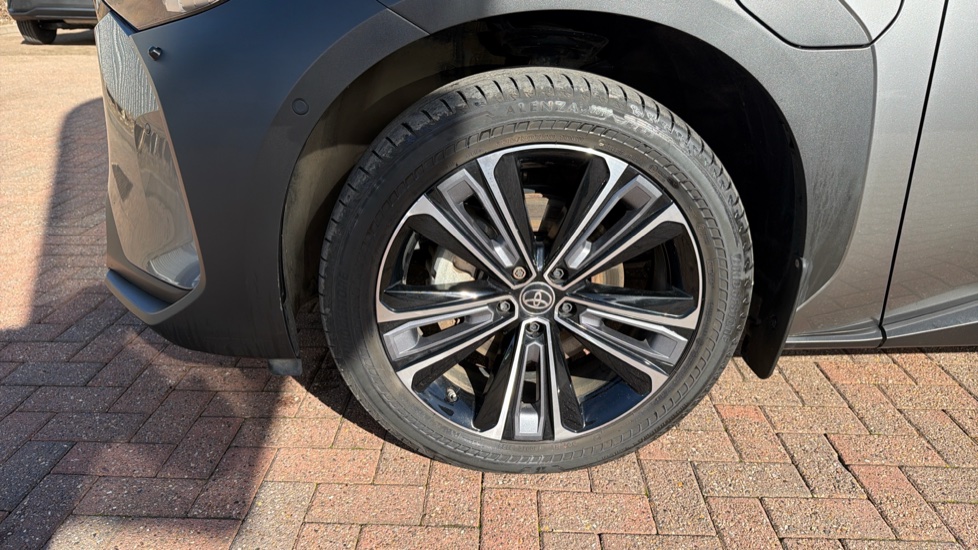 Toyota bZ4X 150kW Vision 71.4kWh 5dr Auto Electric Hatchback - Image 44