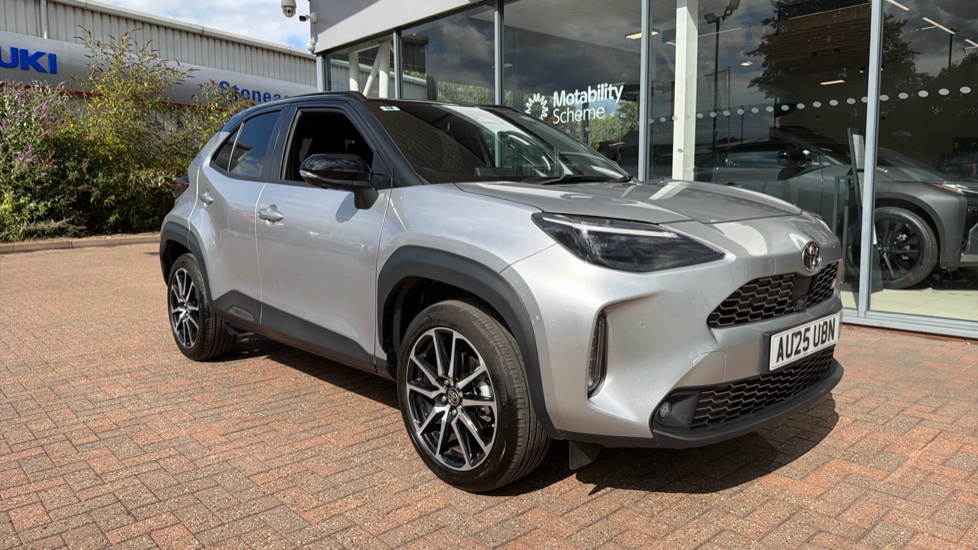 Toyota Yaris Cross 1.5 Hybrid GR Sport 5dr CVT Hybrid Estate - Image 1