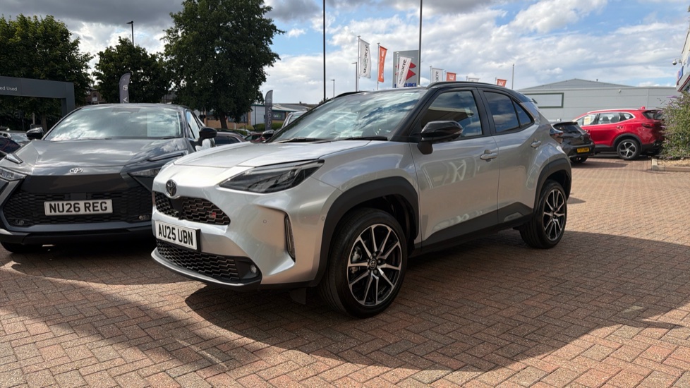 Toyota Yaris Cross 1.5 Hybrid GR Sport 5dr CVT Hybrid Estate - Image 3