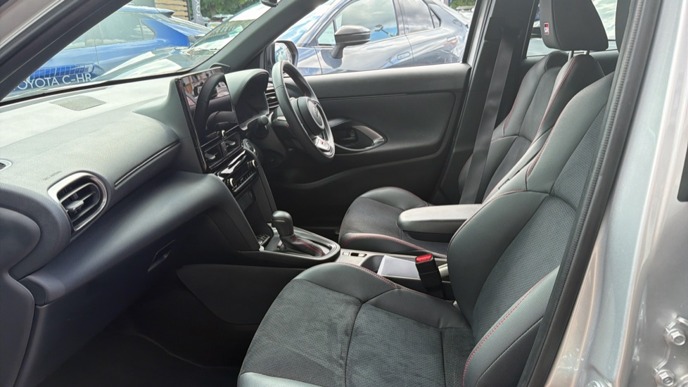 Toyota Yaris Cross 1.5 Hybrid GR Sport 5dr CVT Hybrid Estate - Image 5