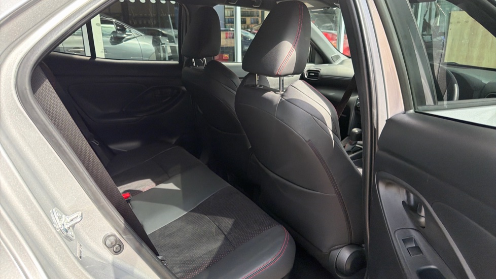 Toyota Yaris Cross 1.5 Hybrid GR Sport 5dr CVT Hybrid Estate - Image 8