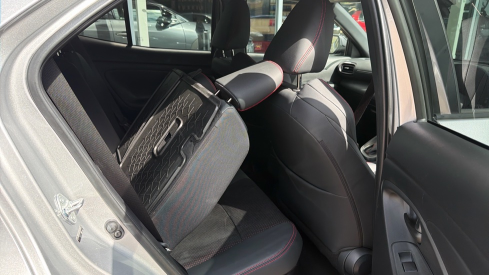 Toyota Yaris Cross 1.5 Hybrid GR Sport 5dr CVT Hybrid Estate - Image 18