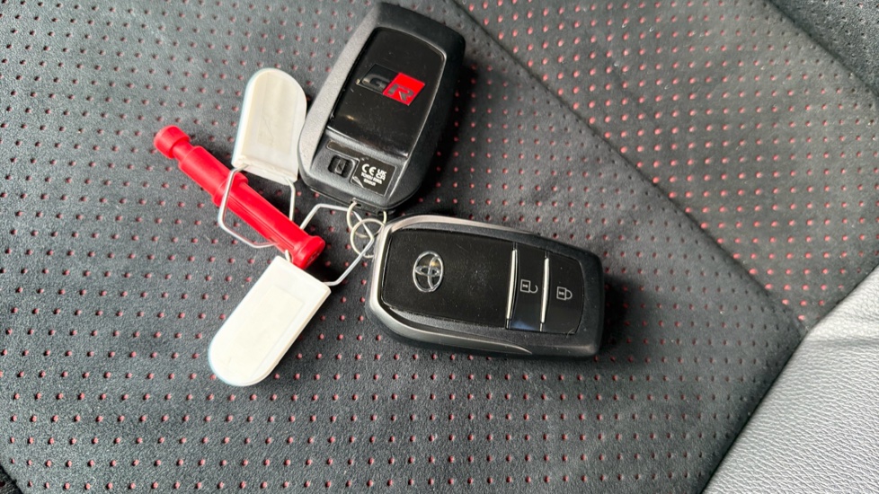 Toyota Yaris Cross 1.5 Hybrid GR Sport 5dr CVT Hybrid Estate - Image 28
