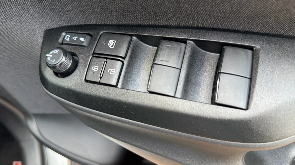 Toyota Yaris Cross 1.5 Hybrid GR Sport 5dr CVT Hybrid Estate - Image 35