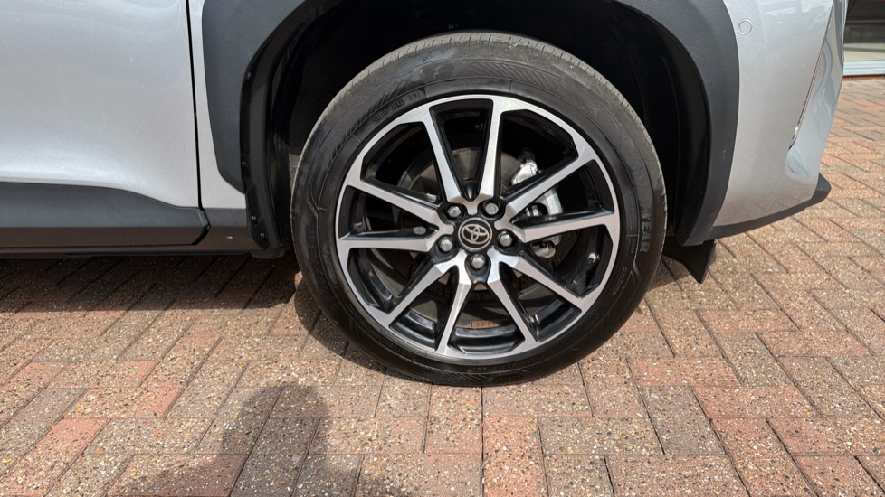 Toyota Yaris Cross 1.5 Hybrid GR Sport 5dr CVT Hybrid Estate - Image 40