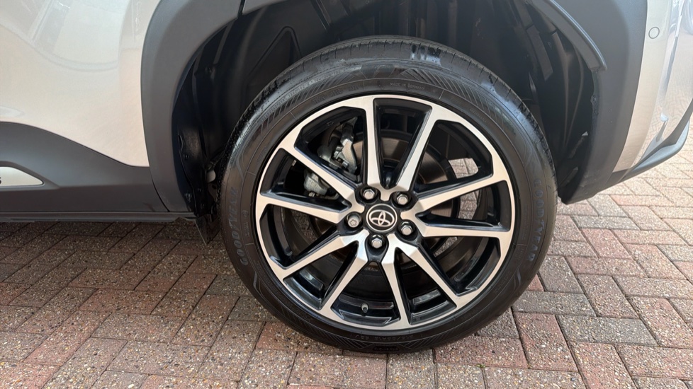 Toyota Yaris Cross 1.5 Hybrid GR Sport 5dr CVT Hybrid Estate - Image 43
