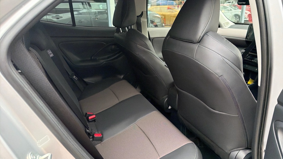 Toyota Yaris Cross 1.5 Hybrid Excel 5dr CVT Hybrid Estate - Image 8