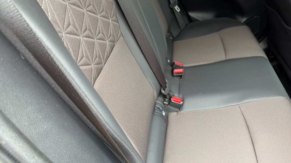 Toyota Yaris Cross 1.5 Hybrid Excel 5dr CVT Hybrid Estate - Image 14