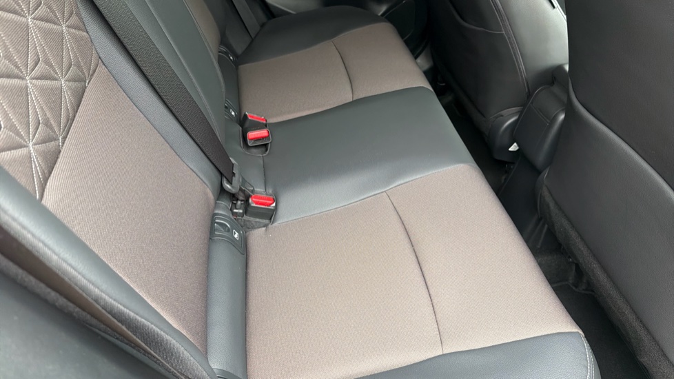 Toyota Yaris Cross 1.5 Hybrid Excel 5dr CVT Hybrid Estate - Image 17