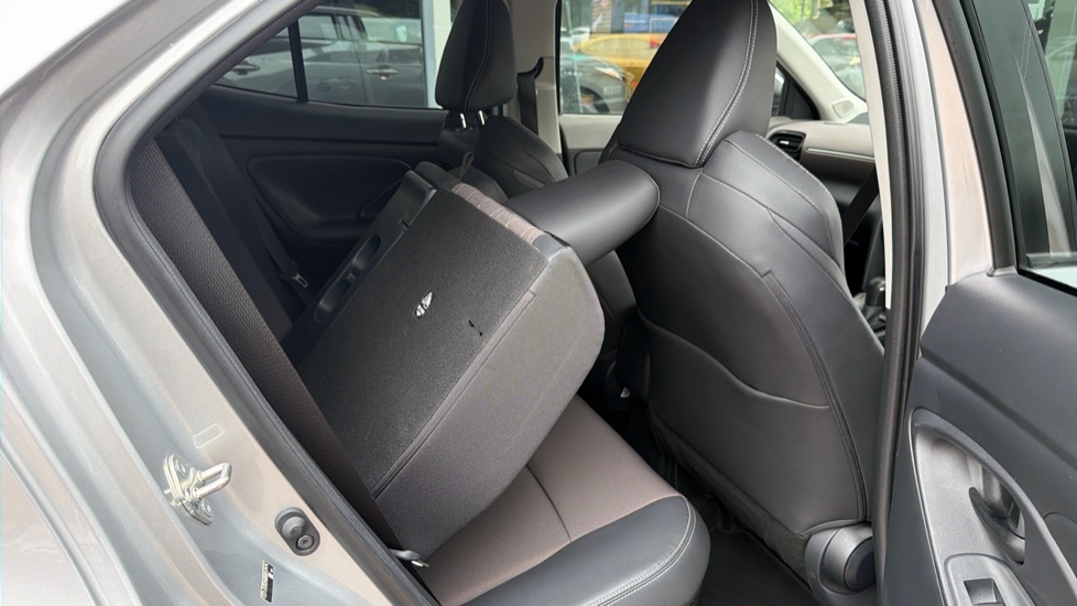 Toyota Yaris Cross 1.5 Hybrid Excel 5dr CVT Hybrid Estate - Image 18