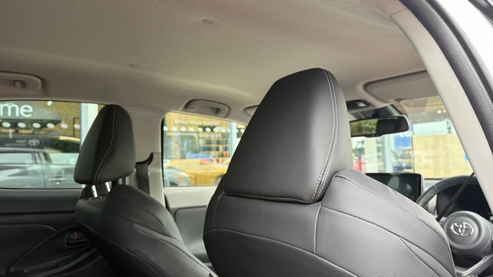 Toyota Yaris Cross 1.5 Hybrid Excel 5dr CVT Hybrid Estate - Image 19