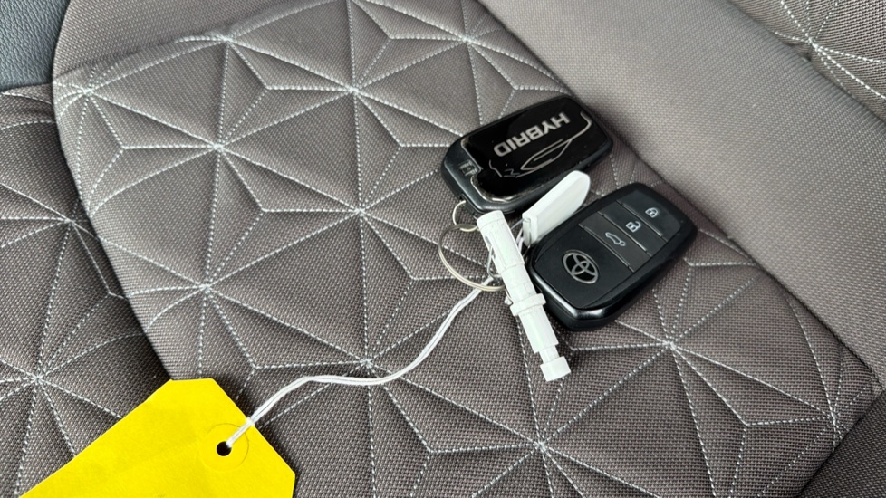 Toyota Yaris Cross 1.5 Hybrid Excel 5dr CVT Hybrid Estate - Image 28