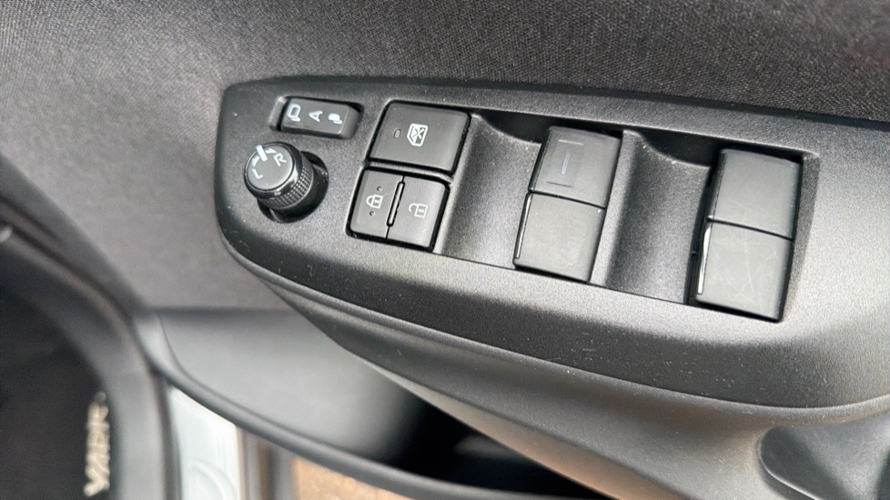Toyota Yaris Cross 1.5 Hybrid Excel 5dr CVT Hybrid Estate - Image 35