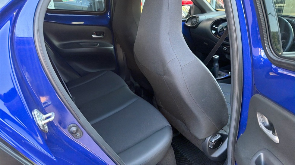 Toyota Aygo X 1.0 VVT-i Exclusive 5dr Petrol Hatchback - Image 8
