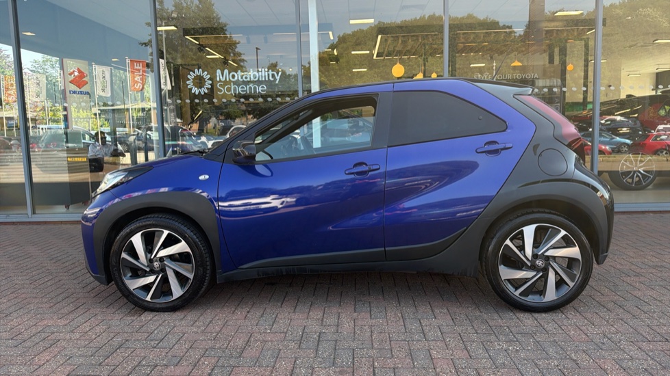 Toyota Aygo X 1.0 VVT-i Exclusive 5dr Petrol Hatchback - Image 24