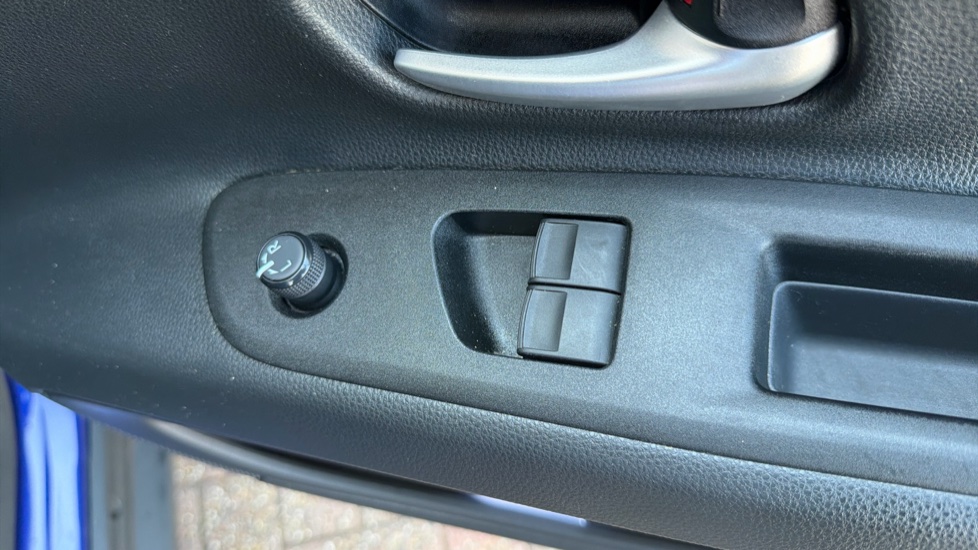 Toyota Aygo X 1.0 VVT-i Exclusive 5dr Petrol Hatchback - Image 35