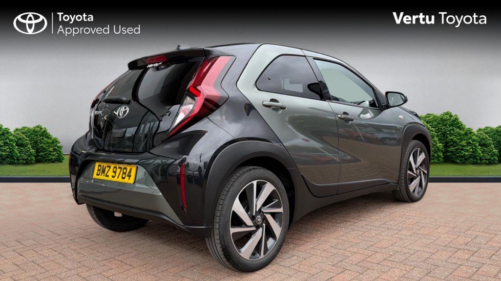 Toyota Aygo X 1.0 VVT-i Edge 5dr Auto Petrol Hatchback - Image 2