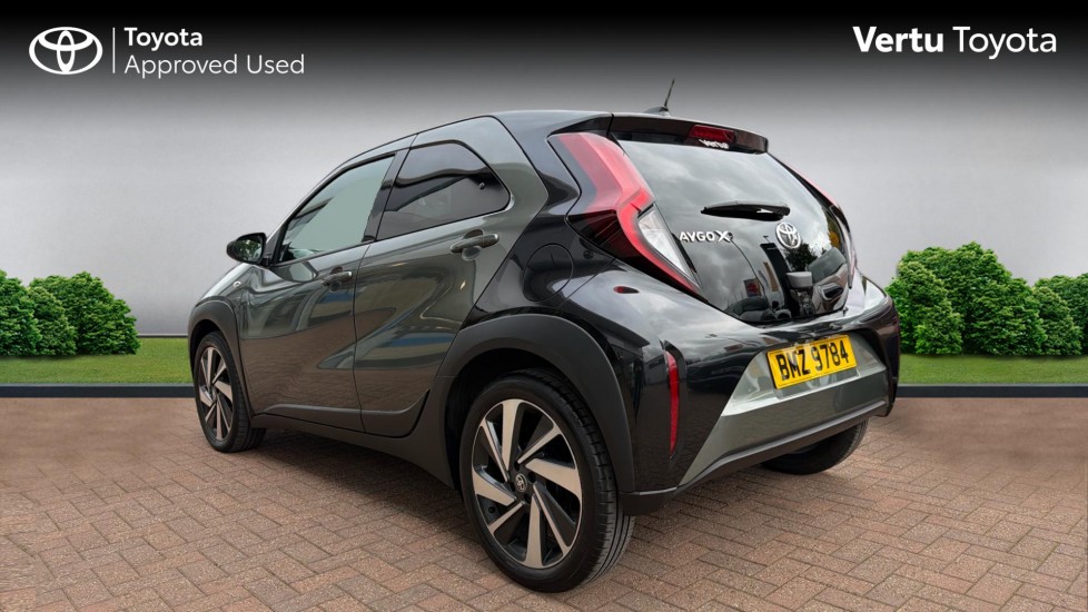Toyota Aygo X 1.0 VVT-i Edge 5dr Auto Petrol Hatchback - Image 4