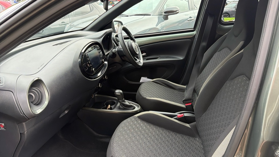 Toyota Aygo X 1.0 VVT-i Edge 5dr Auto Petrol Hatchback - Image 5