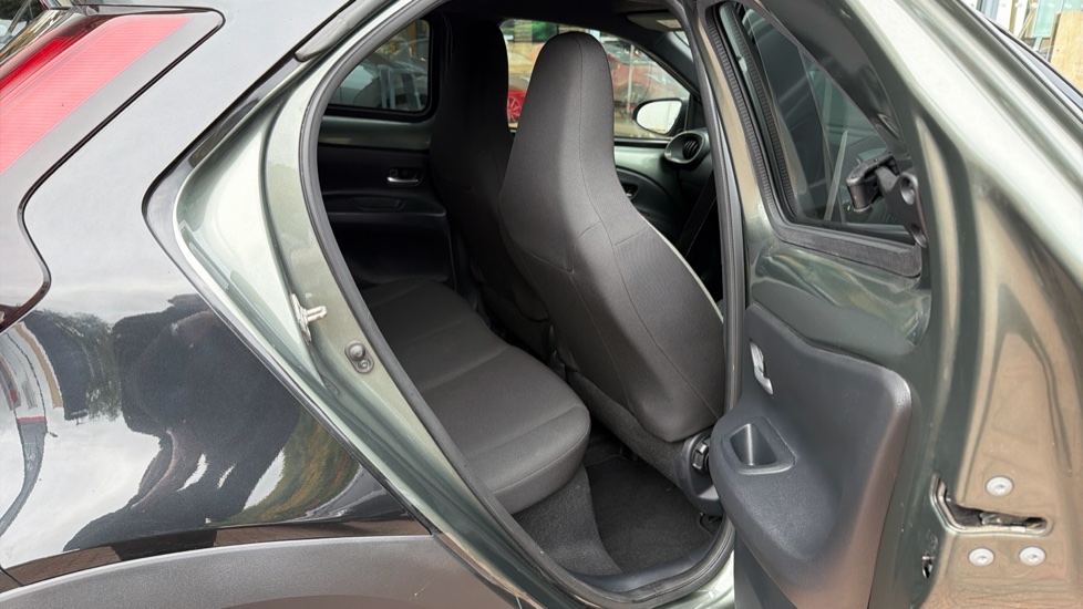 Toyota Aygo X 1.0 VVT-i Edge 5dr Auto Petrol Hatchback - Image 8