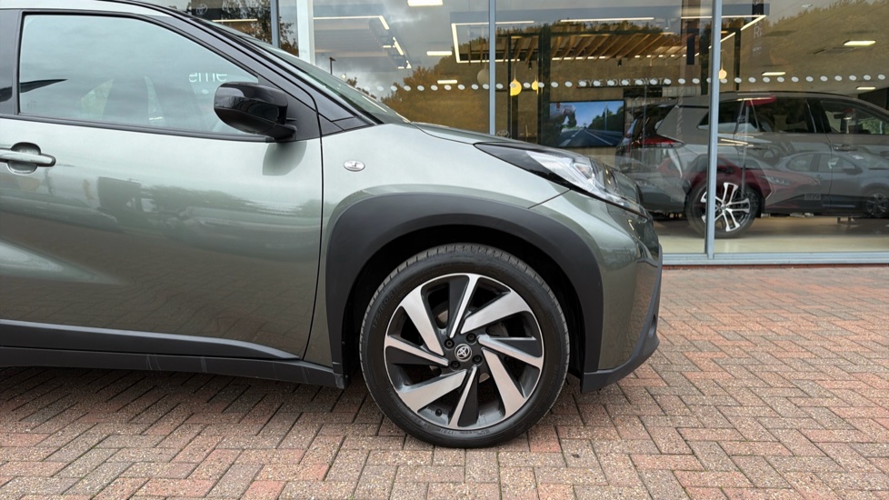 Toyota Aygo X 1.0 VVT-i Edge 5dr Auto Petrol Hatchback - Image 25