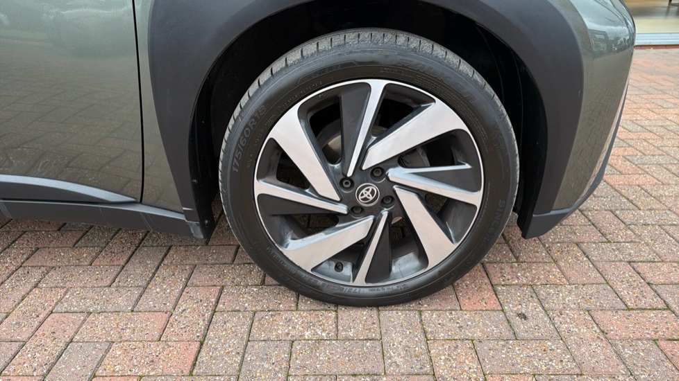 Toyota Aygo X 1.0 VVT-i Edge 5dr Auto Petrol Hatchback - Image 40