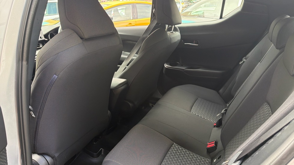 Toyota C-HR 1.8 Hybrid Icon 5dr CVT Hybrid Hatchback - Image 15