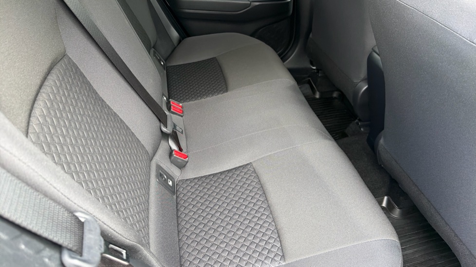 Toyota C-HR 1.8 Hybrid Icon 5dr CVT Hybrid Hatchback - Image 17