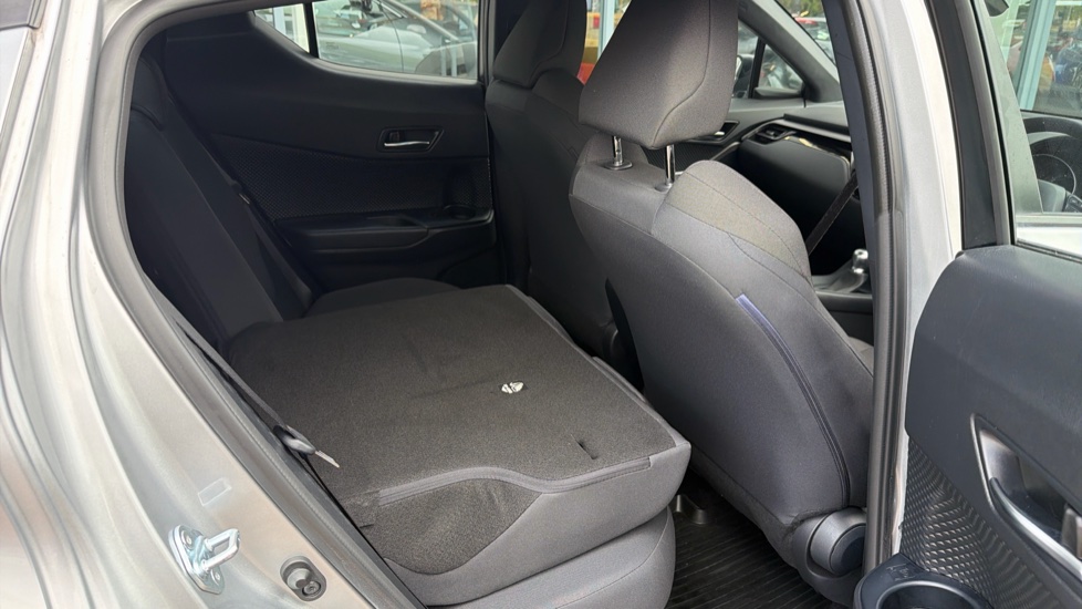 Toyota C-HR 1.8 Hybrid Icon 5dr CVT Hybrid Hatchback - Image 18