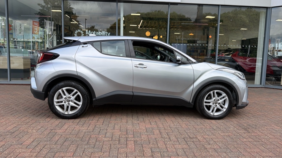 Toyota C-HR 1.8 Hybrid Icon 5dr CVT Hybrid Hatchback - Image 23