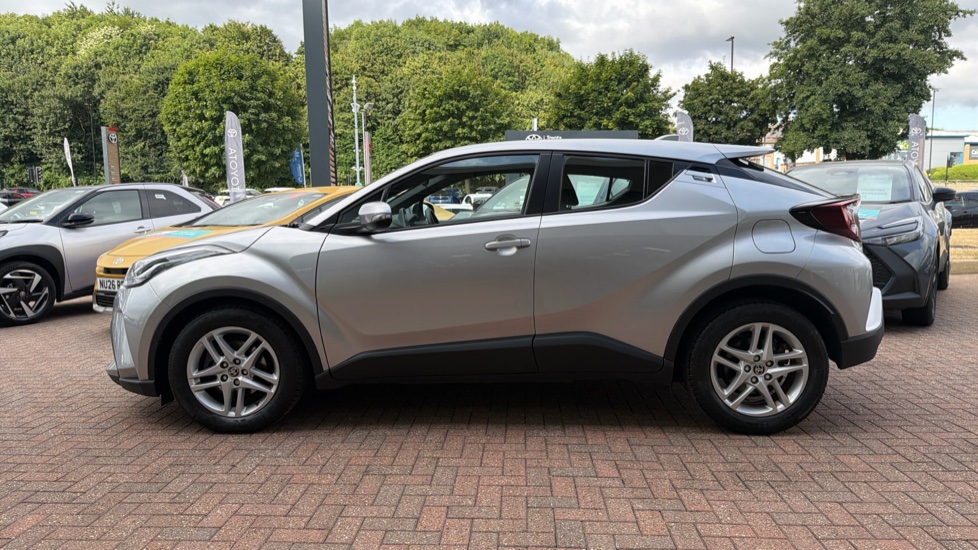 Toyota C-HR 1.8 Hybrid Icon 5dr CVT Hybrid Hatchback - Image 24