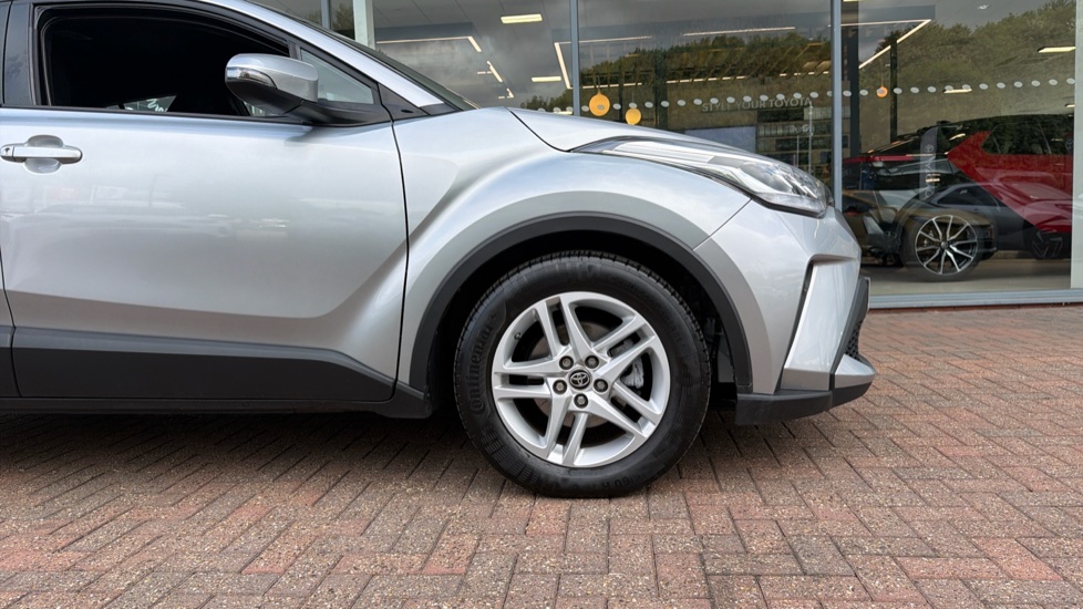 Toyota C-HR 1.8 Hybrid Icon 5dr CVT Hybrid Hatchback - Image 25
