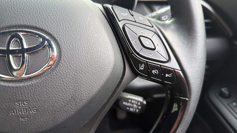 Toyota C-HR 1.8 Hybrid Icon 5dr CVT Hybrid Hatchback - Image 37