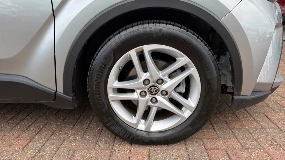 Toyota C-HR 1.8 Hybrid Icon 5dr CVT Hybrid Hatchback - Image 40