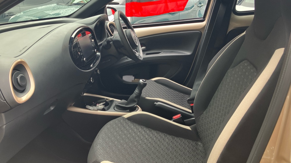 Toyota Aygo X 1.0 VVT-i Edge 5dr Petrol Hatchback - Image 5