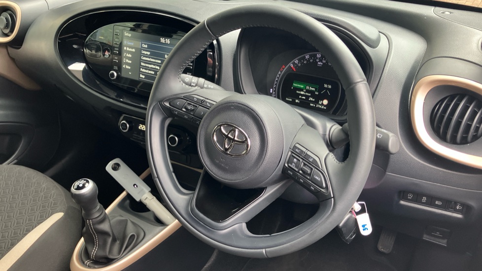 Toyota Aygo X 1.0 VVT-i Edge 5dr Petrol Hatchback - Image 10