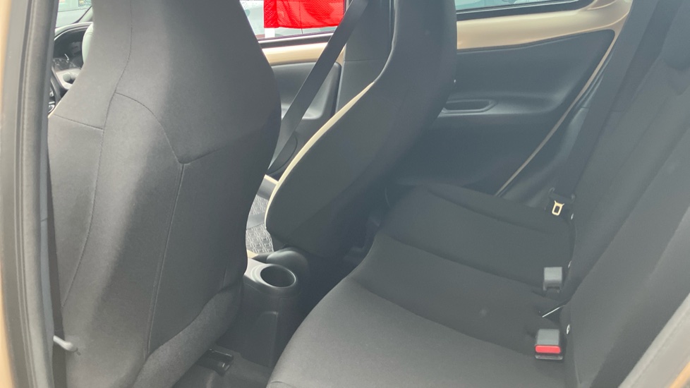 Toyota Aygo X 1.0 VVT-i Edge 5dr Petrol Hatchback - Image 15