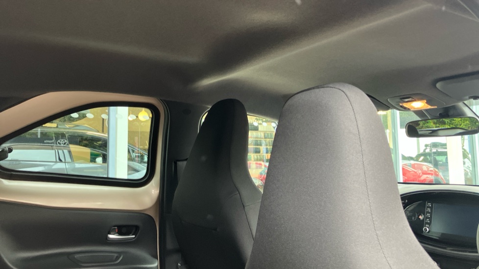 Toyota Aygo X 1.0 VVT-i Edge 5dr Petrol Hatchback - Image 19