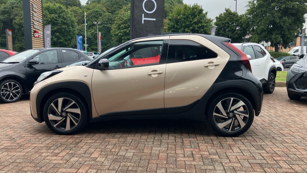 Toyota Aygo X 1.0 VVT-i Edge 5dr Petrol Hatchback - Image 24