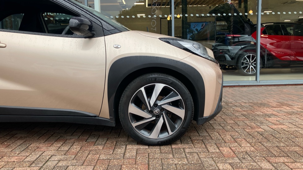 Toyota Aygo X 1.0 VVT-i Edge 5dr Petrol Hatchback - Image 25
