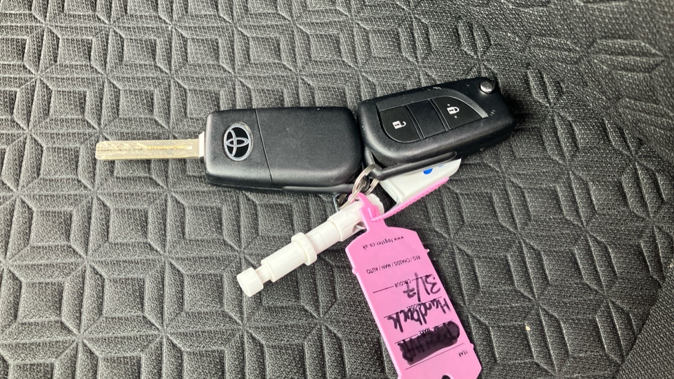 Toyota Aygo X 1.0 VVT-i Edge 5dr Petrol Hatchback - Image 28