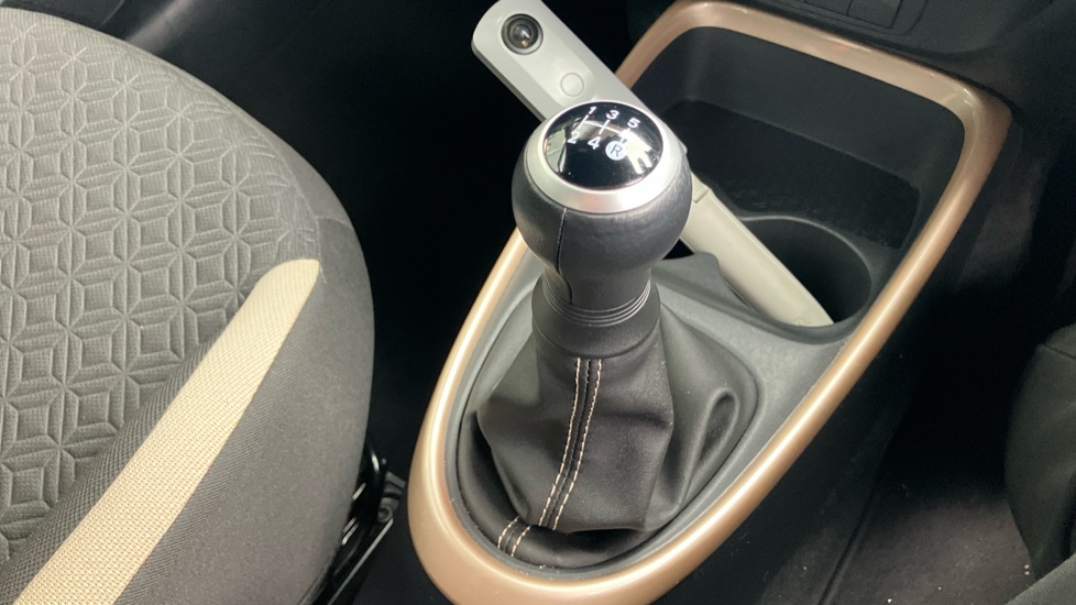 Toyota Aygo X 1.0 VVT-i Edge 5dr Petrol Hatchback - Image 39
