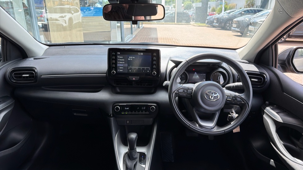 Toyota Yaris 1.5 Hybrid Design 5dr CVT Hybrid Hatchback - Image 6